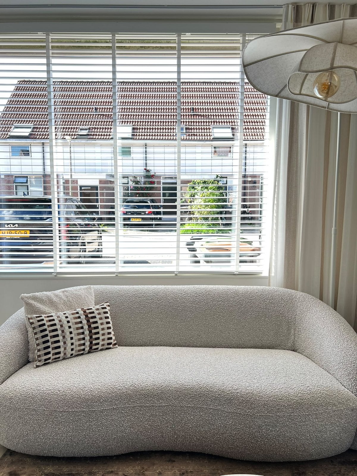 Zo goed als nieuwe bank - Bouclé stof - 200cm breed, Ophalen, Driepersoons, 75 tot 100 cm, Zo goed als nieuw