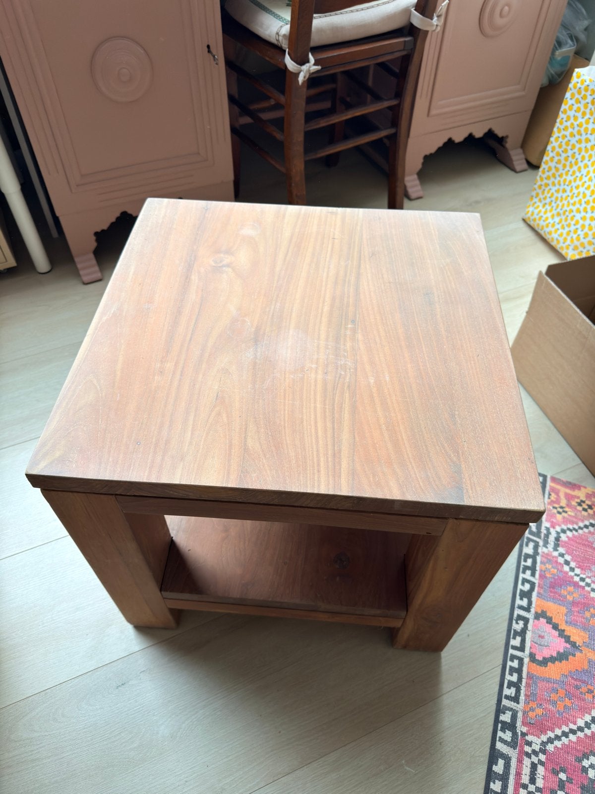 Massief houten bijzettafel 50x50 cm, 46,5 cm hoog, Minder dan 55 cm, Gebruikt, Vierkant, Hout