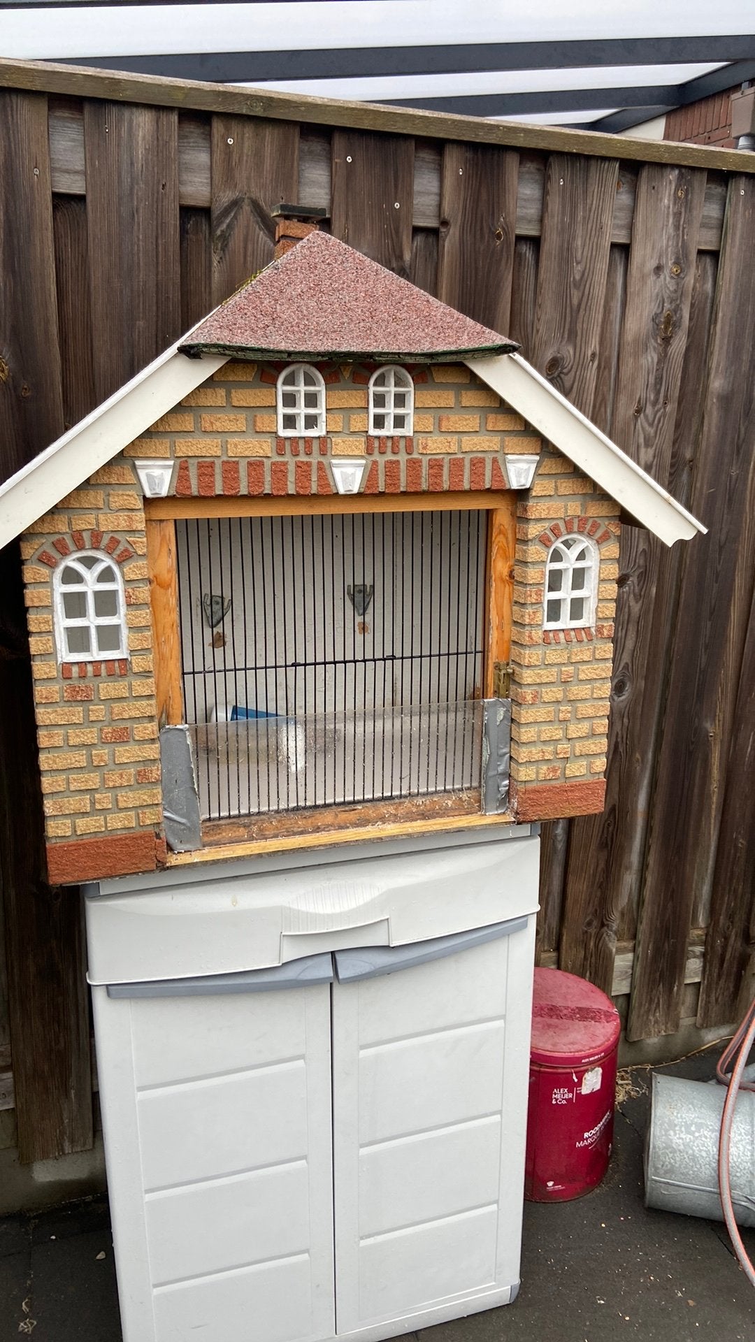 Te koop mooie vogehuis, Ophalen of Verzenden, Zo goed als nieuw, Hout, Vogelkooi