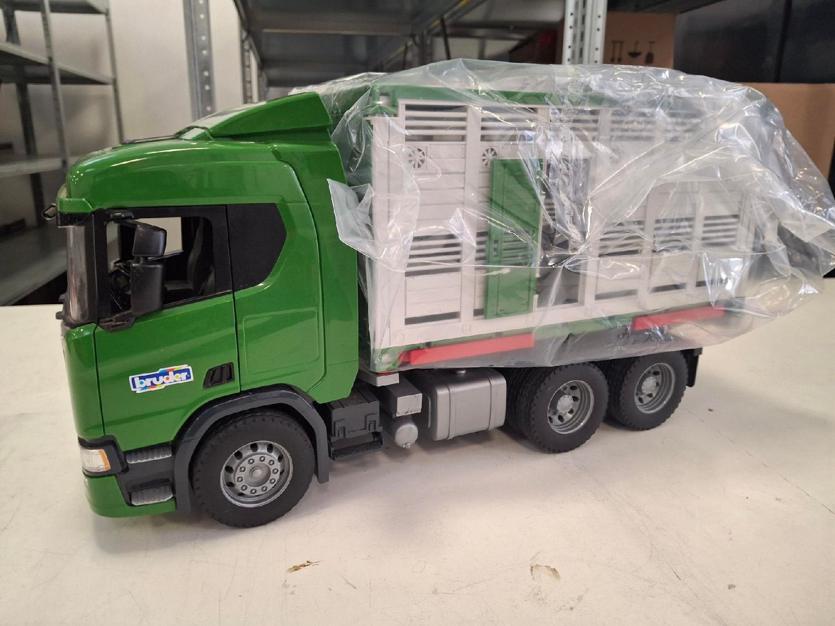 Bruder Scania Super 560R met nieuwe veetrans. wissellaadbak, Kinderen en Baby's, Ophalen of Verzenden, Zo goed als nieuw