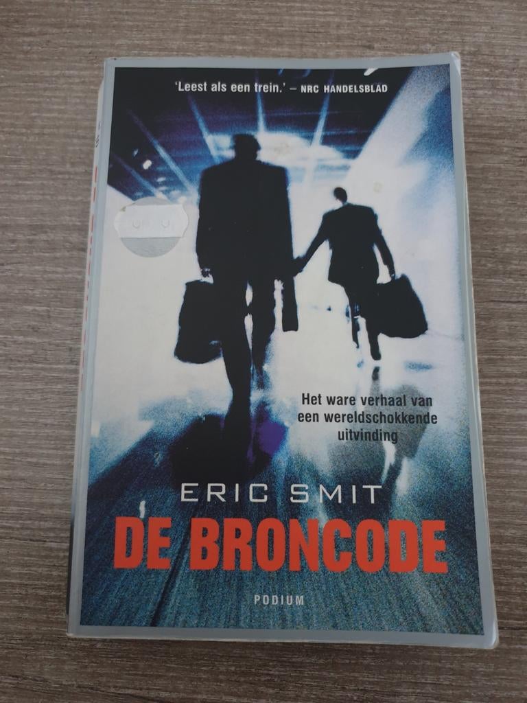 De Broncode - Eric Smit (NRC Handelsblad), Ophalen of Verzenden, Gelezen, Eric Smit