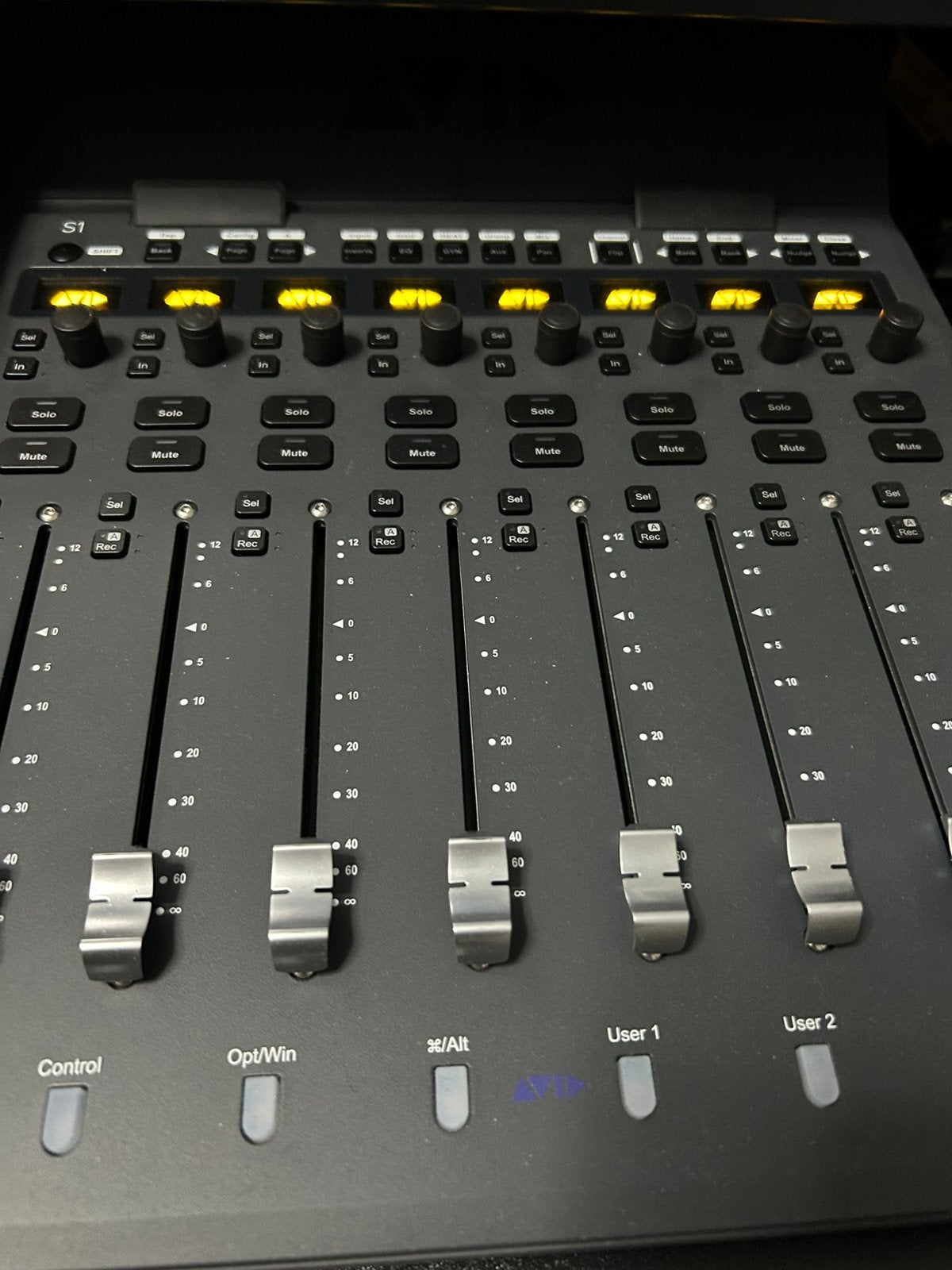 Avid S1 controller, Ophalen of Verzenden, Zo goed als nieuw, Audio