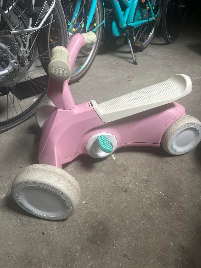 Berg driewieler roze, Ophalen, Gebruikt