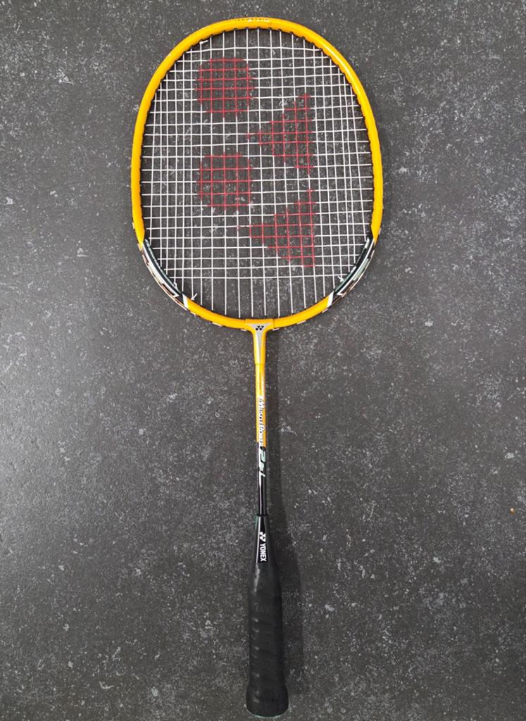 Yonex Muscle Power 2 Junior badmintonracket 21 inch, Ophalen of Verzenden, Zo goed als nieuw, Racket(s)