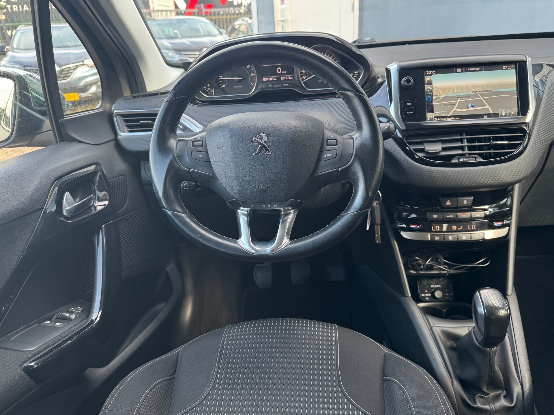 Foto 19 van Peugeot 208 1.2 PureTech Allure|Carplay|Navi|Cruise|Climate|