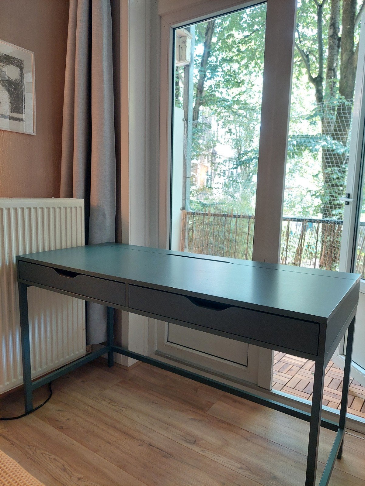 IKEA ALEX Bureau - donker turquoise - hele goede staat!, Huis en Inrichting, Bureaus, Ophalen, Spaanplaat of MDF, Kabelgoot, Zo goed als nieuw