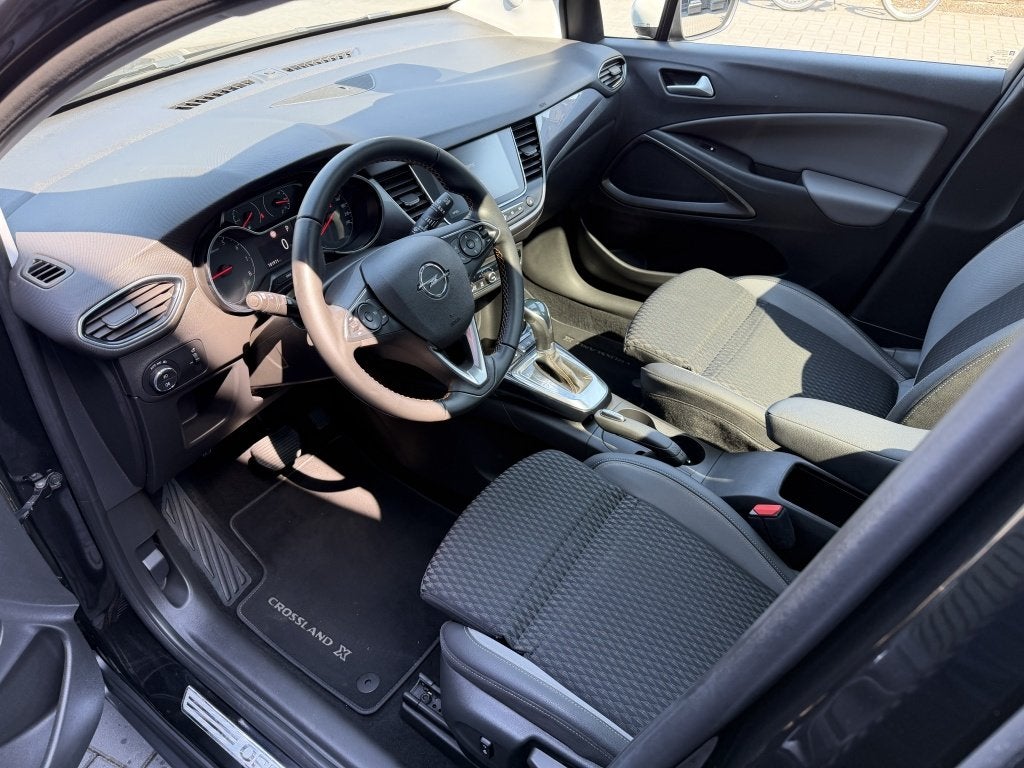 Opel Crossland X 1.2 T Innovation| AUTOMAAT| PANO| CLIMA| 36, Automaat, Gebruikt, Euro 6, Zwart