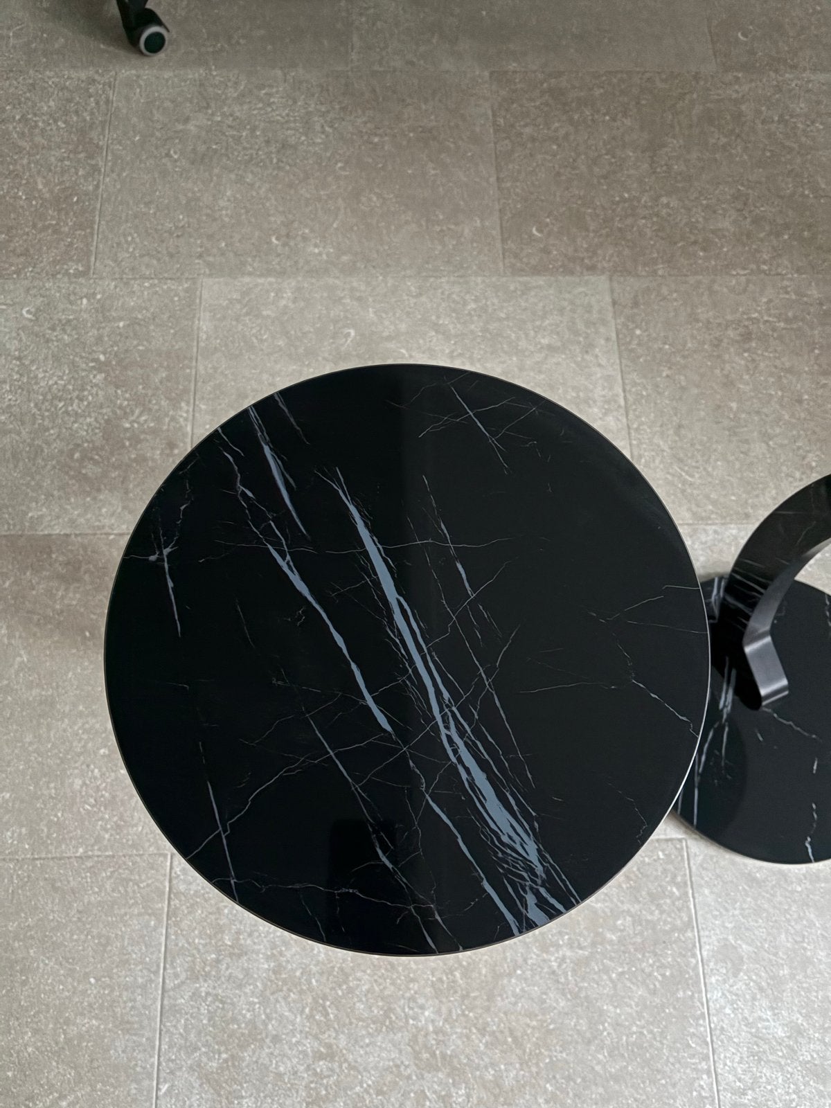 Moderne bijzettafel met marmerlook - 60cm hoog, Ophalen, Overige materialen, Rond, Zo goed als nieuw