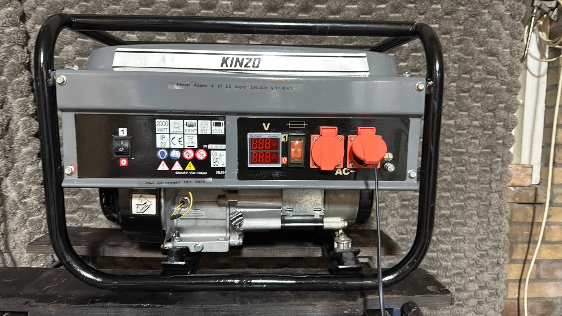 Aggregaat Kinzo 2 Kw AVR .Waarschuwing v aggregaat kopers !!, Ophalen, Zo goed als nieuw, Minder dan 5 kVA, Benzine