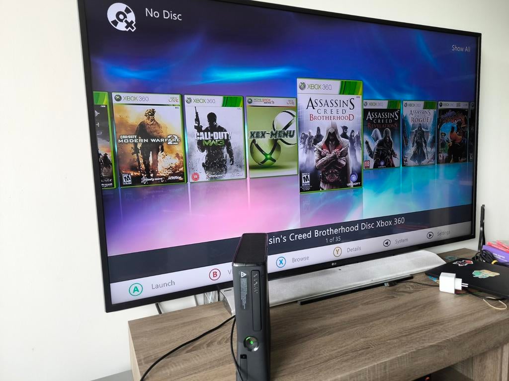 Xbox 360 slim met 250gb harde schijf rgh3.0 aurora, Ophalen of Verzenden, Zo goed als nieuw, 250 GB, Met 1 controller