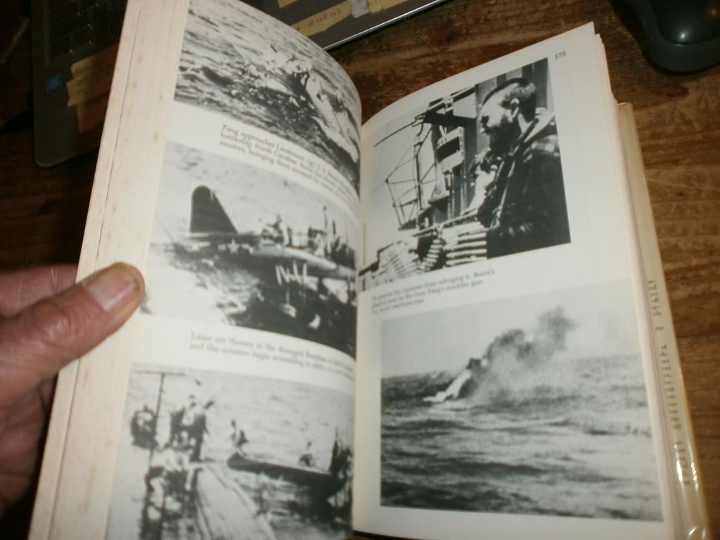 onderzeeër USS Tang clear the bridge met bijzondere fotos, Ophalen of Verzenden, Tweede Wereldoorlog, Nieuw, Overige onderwerpen