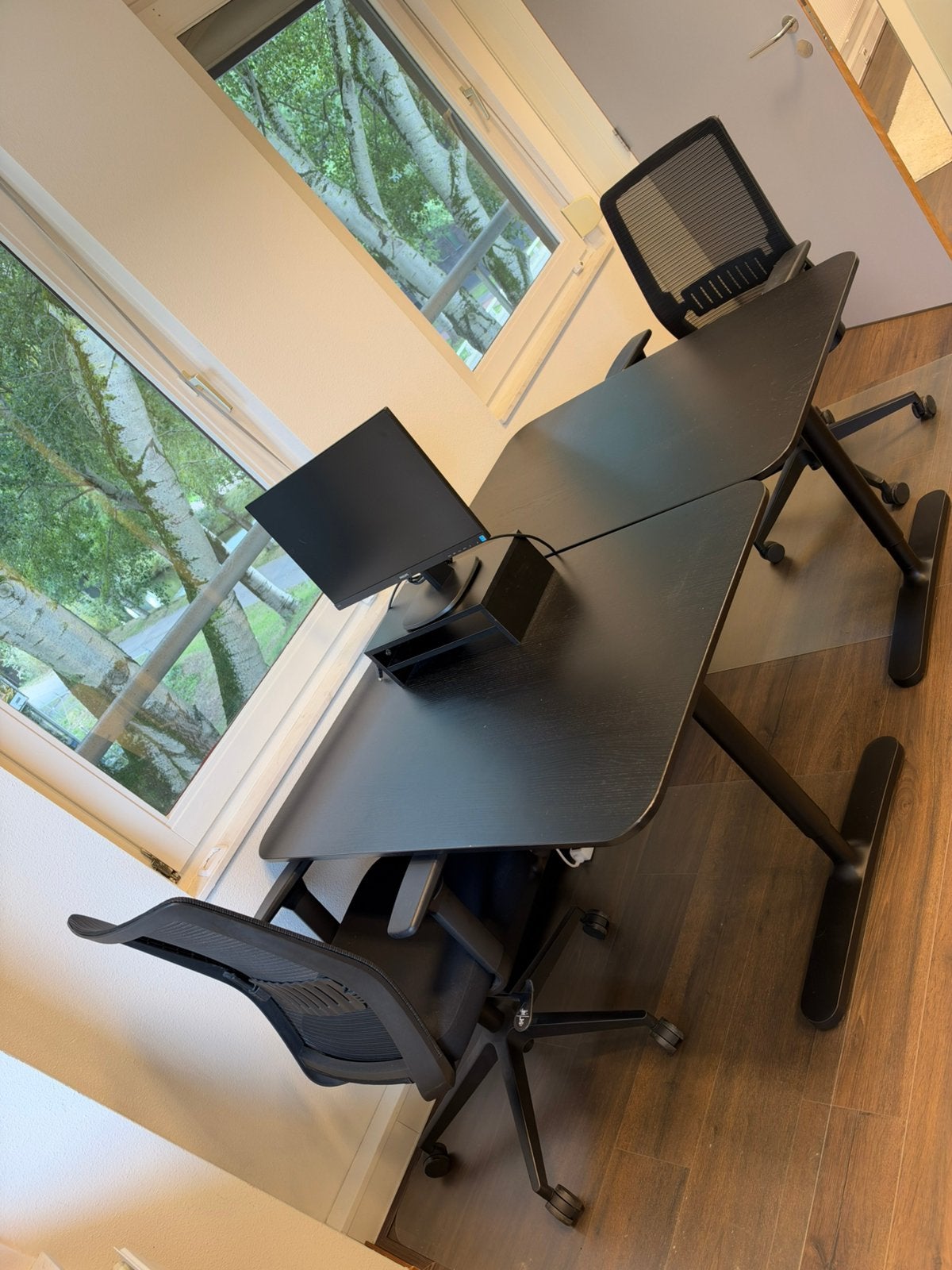 2 Ikea bureau met bureastoel, Huis en Inrichting, Ophalen, Zo goed als nieuw