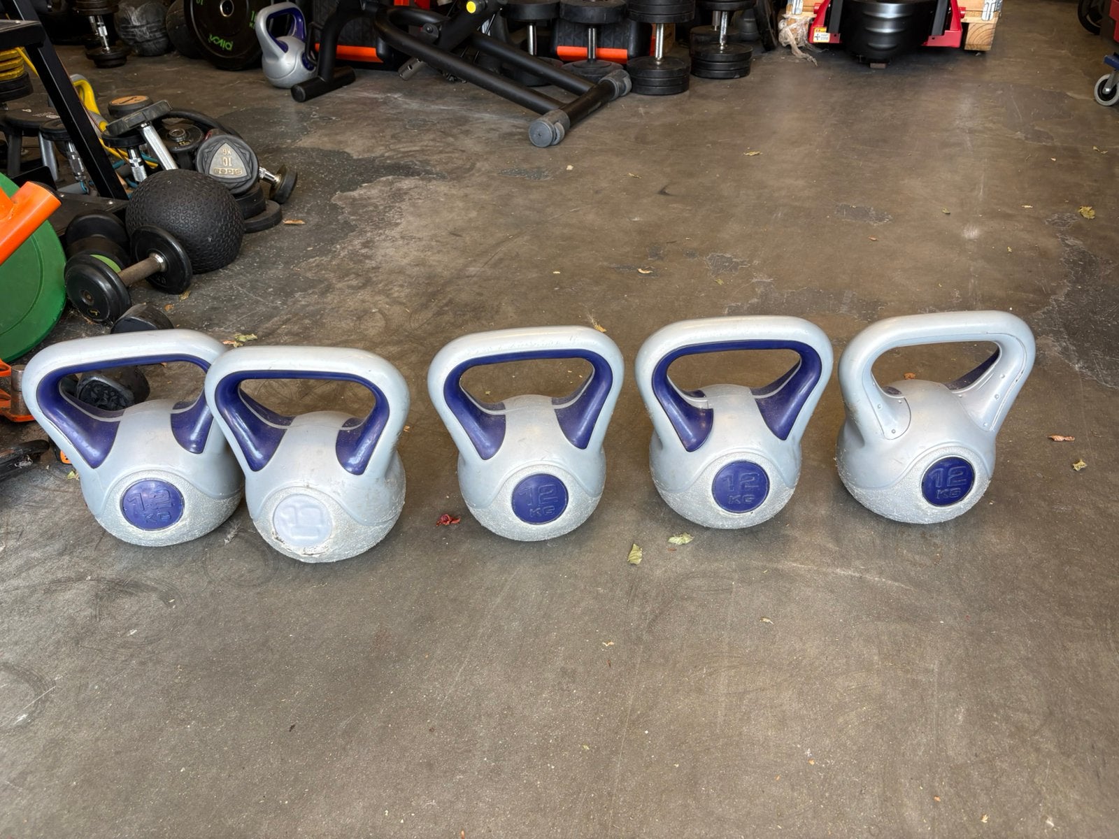 5 x 12 kg kettlebell beschadigd kettlebells, Ophalen, Gebruikt, Beschadigd, Kettlebells