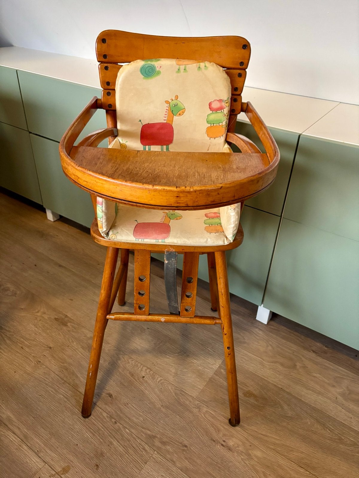 Afra retro houten kinderstoel met eetblad, Ophalen, Gebruikt, Overige typen, Afneembaar eetblad