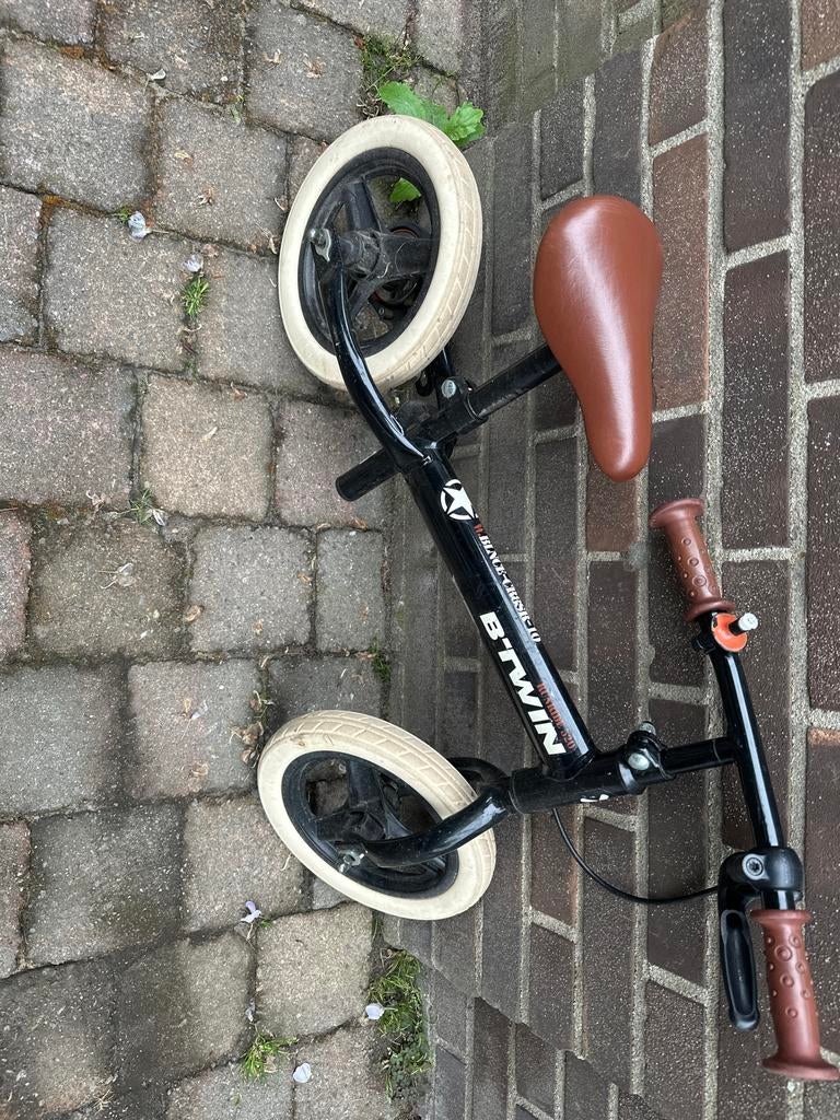 B'Twin Runride 520 loopfiets - Zwart met bruin zadel, Ophalen, Gebruikt, Minder dan 16 inch