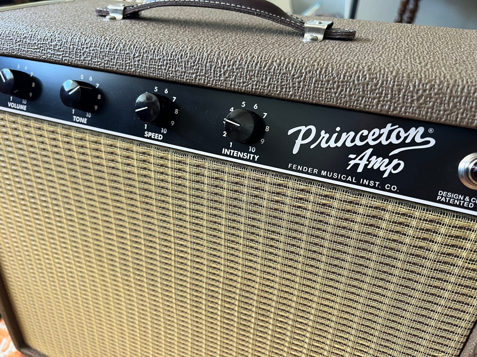 Foto 8 van Fender Pinceton Chris Stapleton (handwired Brownface)