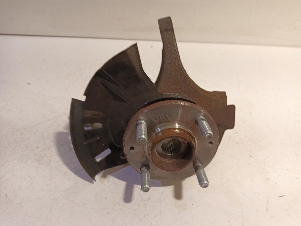 Wielnaaf links voor Hyundai i20, Onderdelen@venauto.nl, Van der Ven Autorecycling B.V., Gebruikt, Ettenseweg 76, 4706 PB Roosendaal, The Netherlands