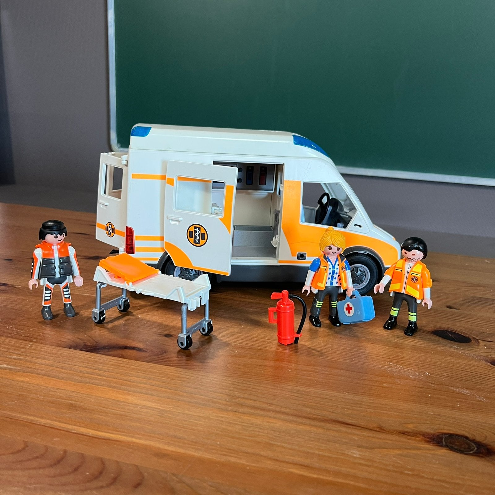 Ambulance Playmobil, Ophalen of Verzenden, Zo goed als nieuw, Complete set