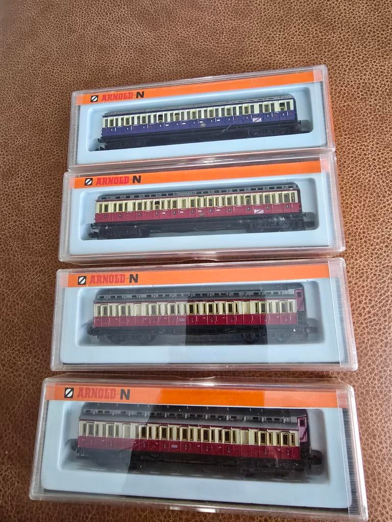 Arnold N rijtuigen 3393, 3395 en 3396, Hobby en Vrije tijd, Modeltreinen | N-Spoor, Arnold, Gebruikt, Gelijkstroom, Wagon