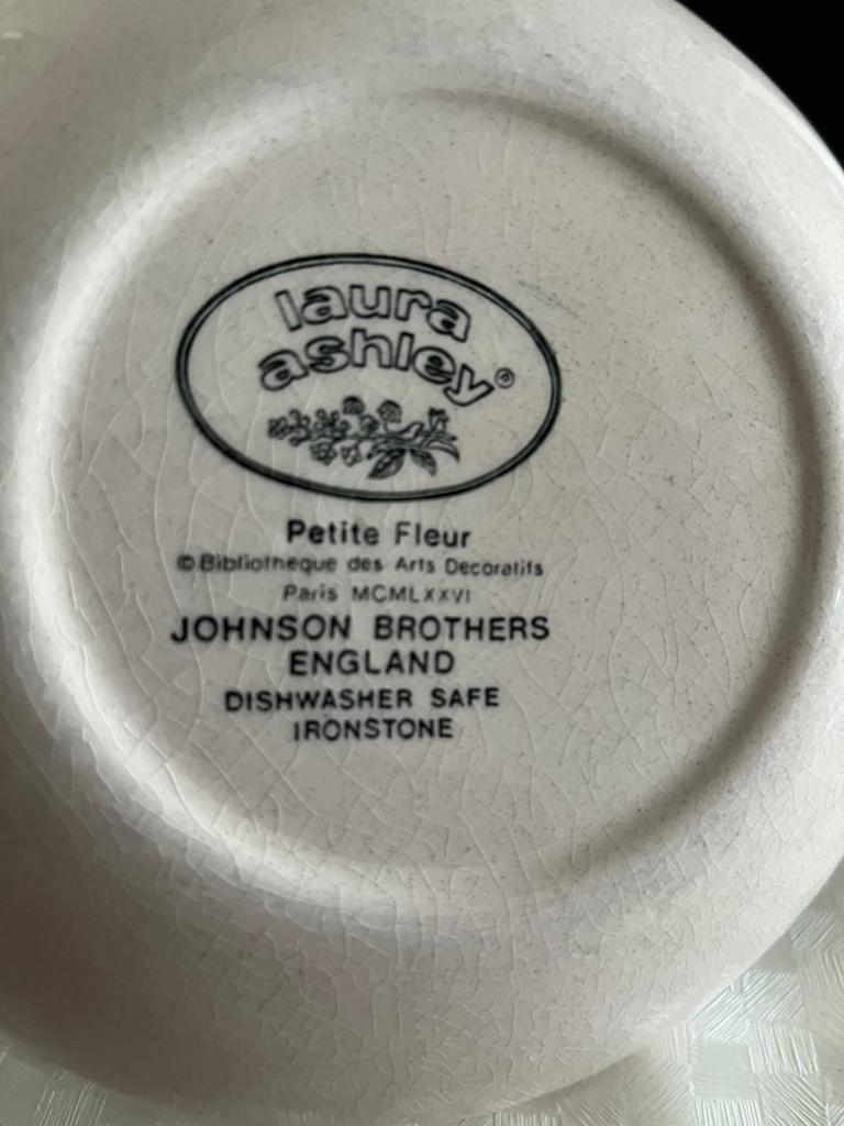 Servies Laura Ashley petite fleur, Antiek en Kunst, Antiek | Servies compleet, Ophalen of Verzenden