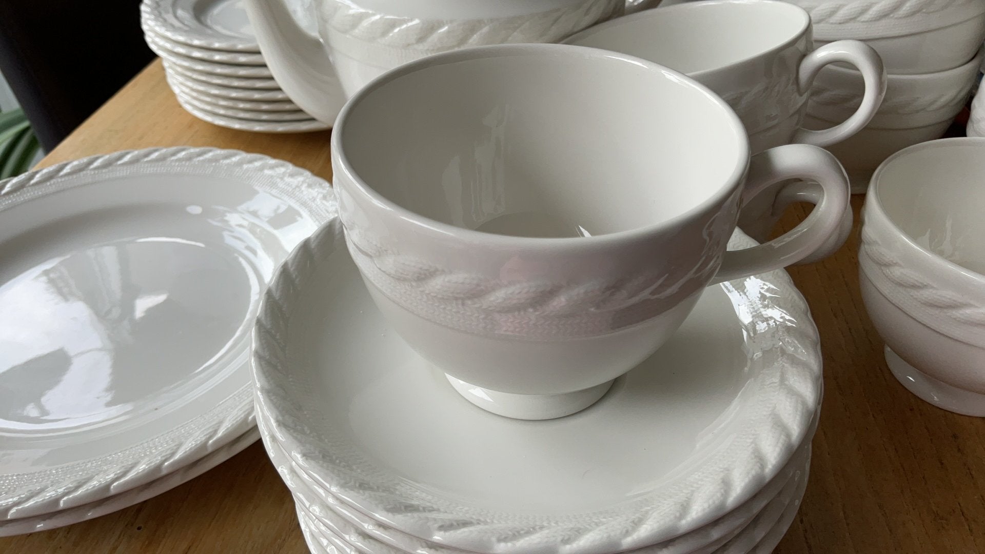 Wedgwood RALPH LAUREN  CLEARWATER THEE SERVIES, Huis en Inrichting, Ophalen of Verzenden, Porselein, Wedgwood