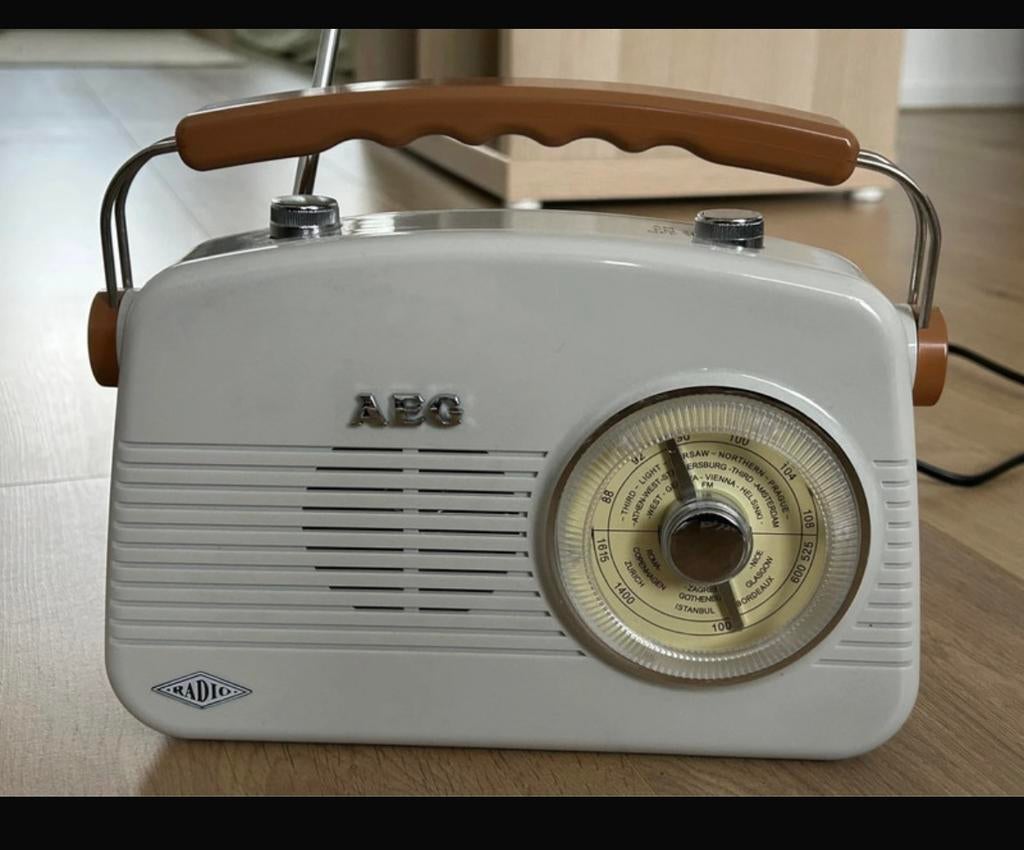 AEG Radio, Ophalen of Verzenden, Zo goed als nieuw