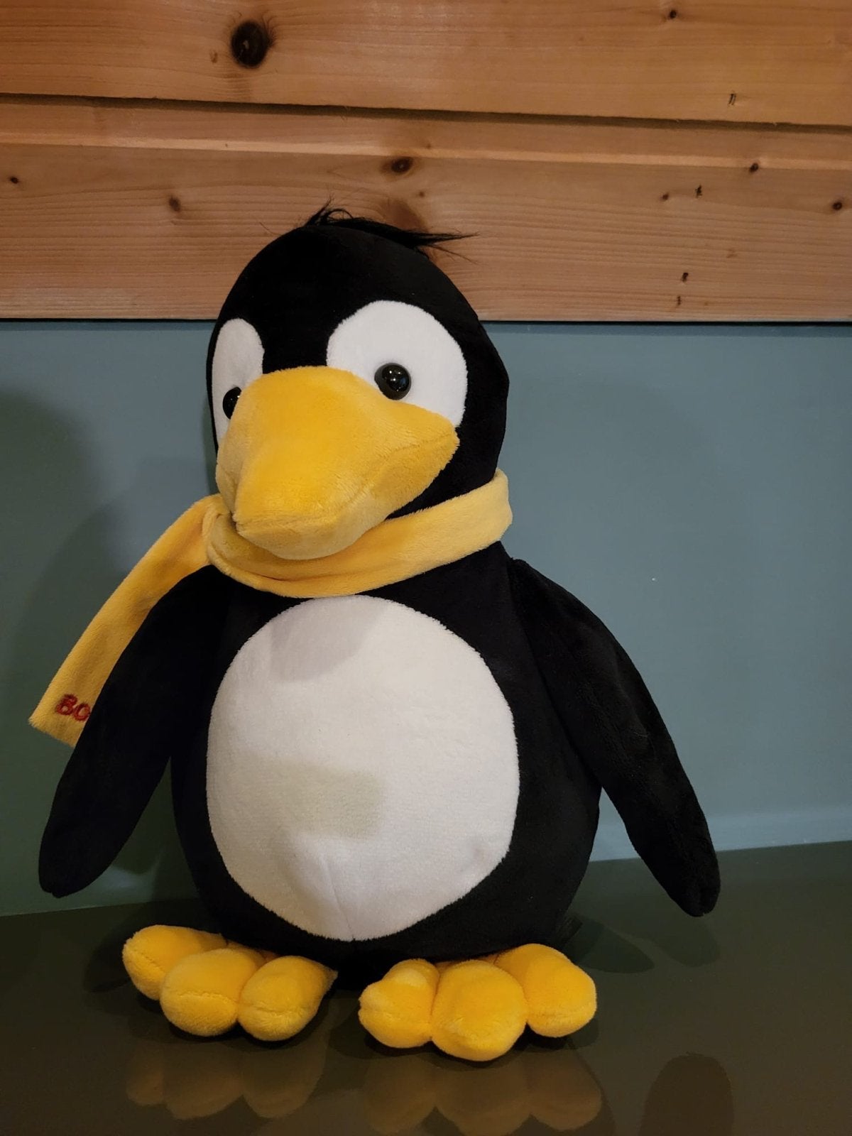 Leuke Bobo Pinguïn Knuffel met Gele Sjaal, Pinguïn, Gebruikt, Overige merken, Overige karakters