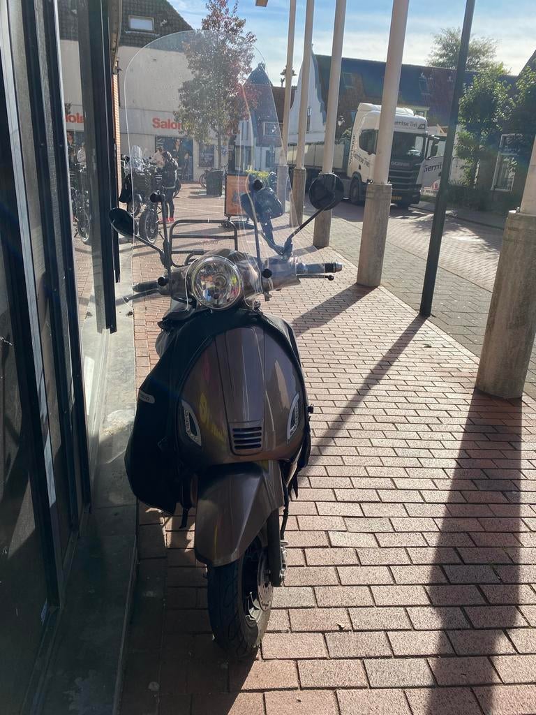La Souris Scooter met Windscherm en 2 Helmen, Fietsen en Brommers, Brommeronderdelen | Scooters, Ophalen, Gebruikt, Overige typen