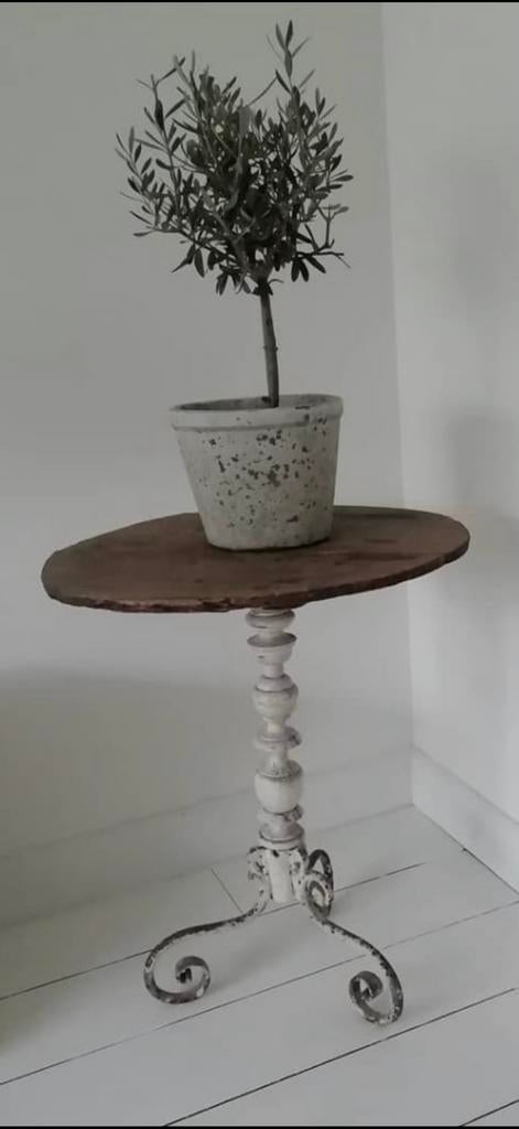 Brocante bijzet tafel.  Ronde tafel, Ophalen