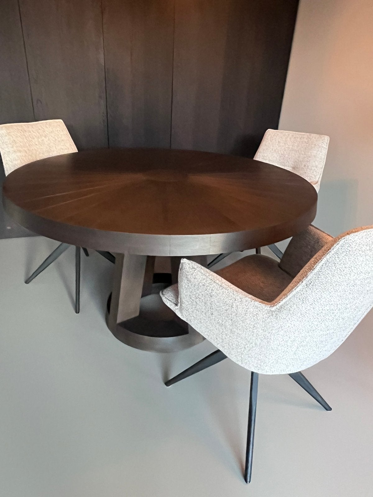 Odesi Solid by Remy Meijers, 5 personen design eettafel 128, Fritz Hansen, Vitra, Rolf Benz, Walter Knoll, Arco, Deens Design