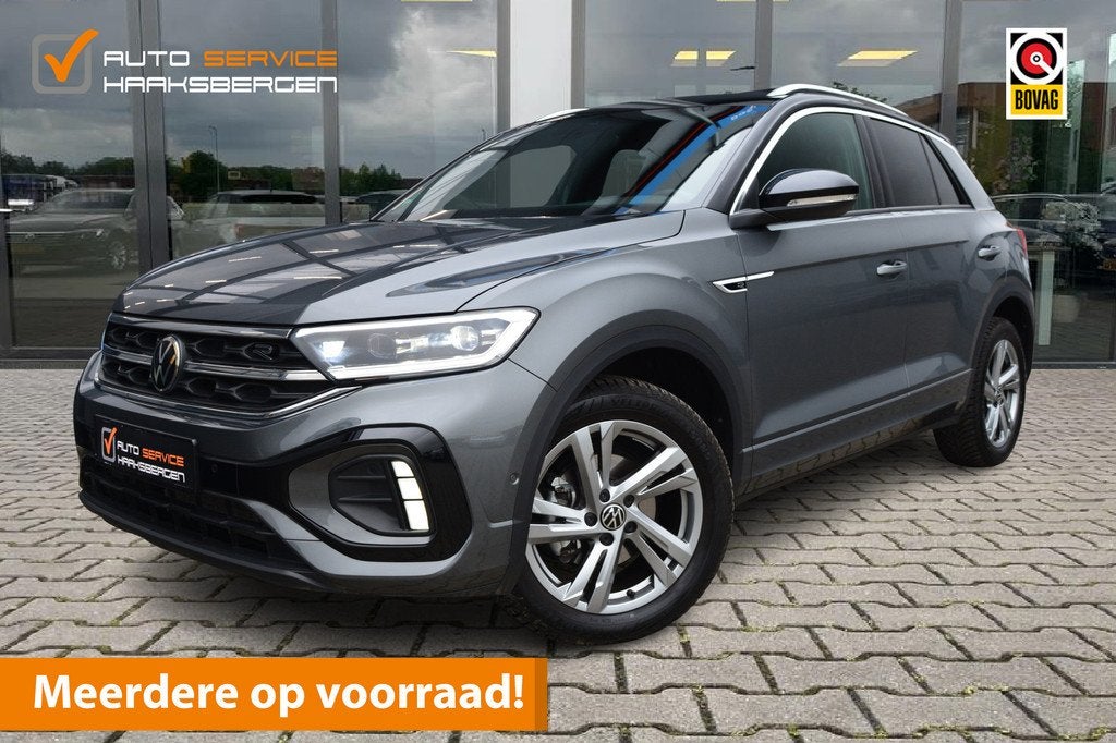 Volkswagen T-Roc 1.5 TSI R-Line | ACC | Camera | Trekhaak |, 1258 kg, Zwart, 4 cilinders, 150 pk