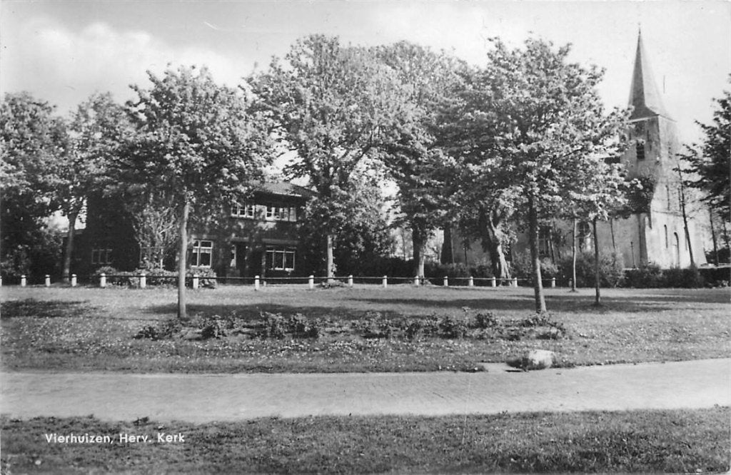 701-212-047 Vierhuizen Herv Kerk, Verzenden, Voor 1920, Groningen