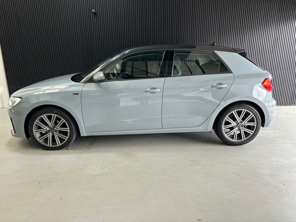Audi A1 Sportback 30 TFSI S edition camera, virtual, Auto's, Audi, Stof, Zwart, 116 pk, Automatische klimaatregeling