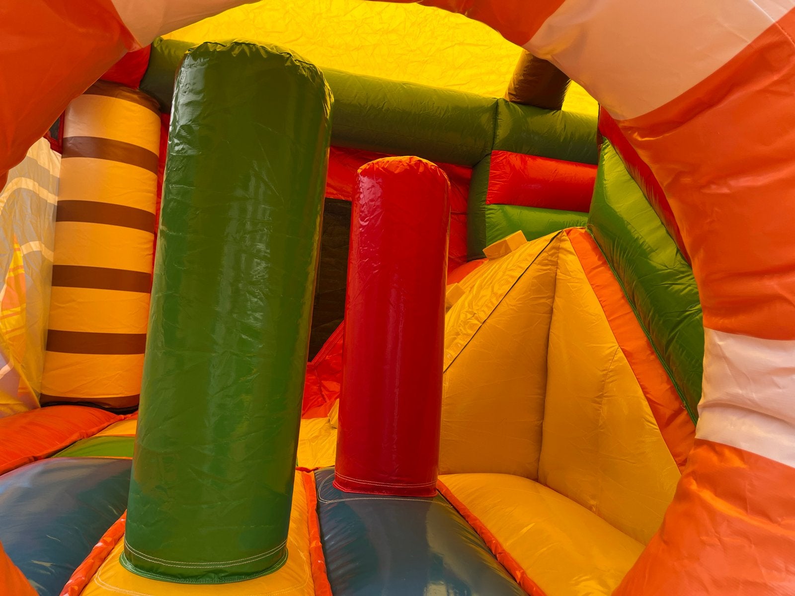 Springkussen Surfclub & Slide XL - Huren Goirle, Tilburg, Hobby en Vrije tijd, Ophalen, Gebruikt