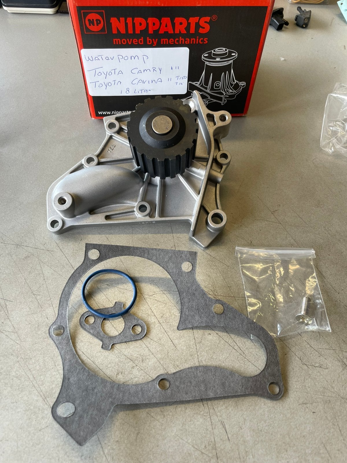 Nipparts  Waterpomp voor TOYOTA CAMRY, CARINA, Ophalen of Verzenden