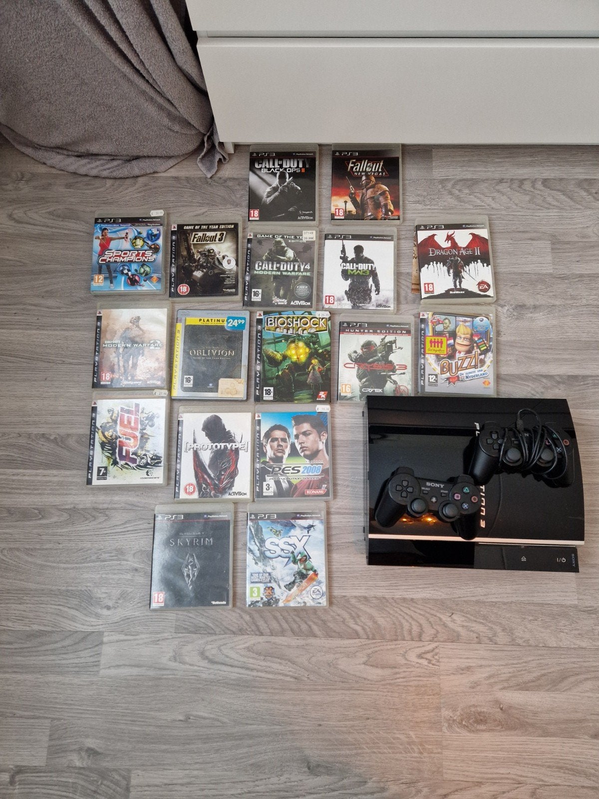 PS3, Met games, Phat, Met 2 controllers, Zo goed als nieuw