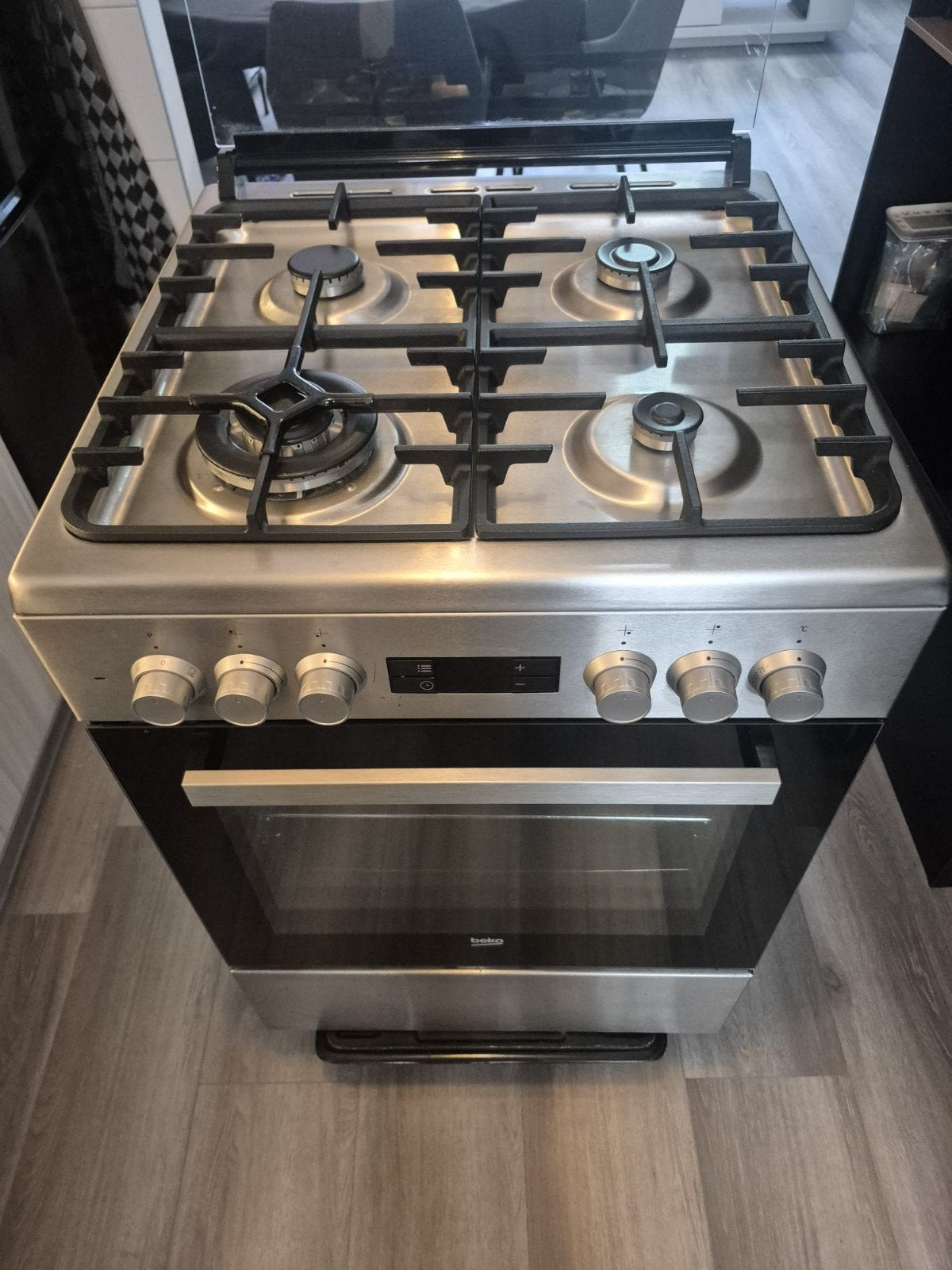 Nette Beko FSE91330DXS NL – gasfornuis met oven, Ophalen, 4 kookzones, Zo goed als nieuw, Gas
