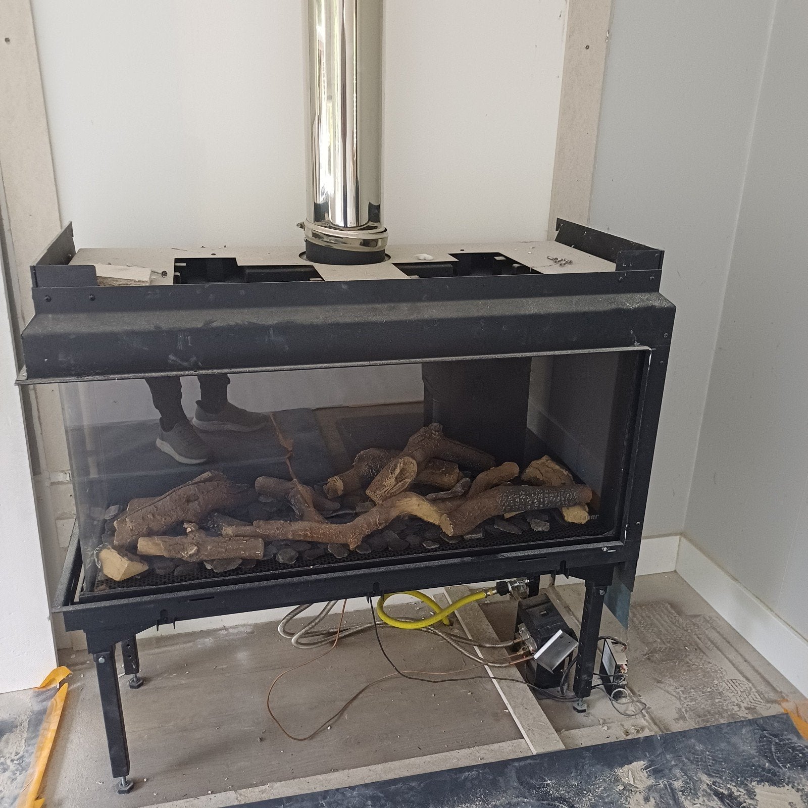 Faber inbouw gashaard met houtblokken, Huis en Inrichting, Haarden, Ophalen, Gebruikt, Inbouwhaard, Gashaard
