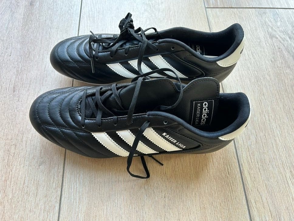 Adidas Kaiser Liga mt 42 ongebruikt, Maat XS of kleiner, Schoenen, Ophalen of Verzenden, Zo goed als nieuw