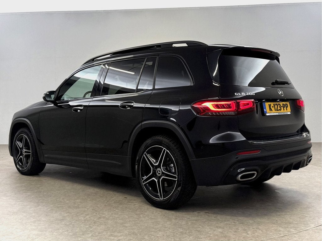 Mercedes-Benz GLB 200 AMG | Pano | Virtual | Burmester | Cam, Auto's, Mercedes-Benz, Euro 6, 4 cilinders, Zwart, Origineel Nederlands