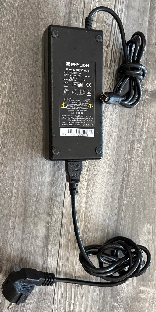 Charger for eletric bike.