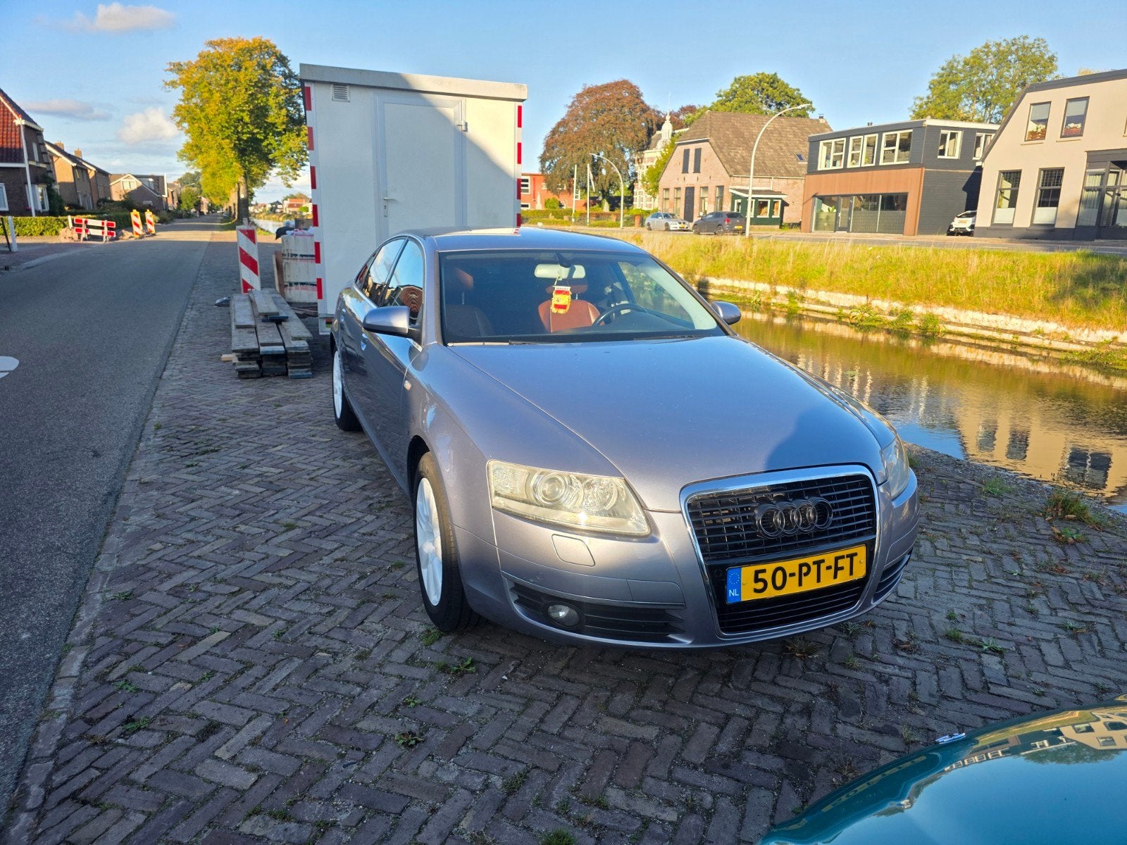 Audi A6 2.4 V6 130KW Multitronic 2004 Grijs, Auto's, 1800 kg, Particulier, Zilver of Grijs, 6 cilinders