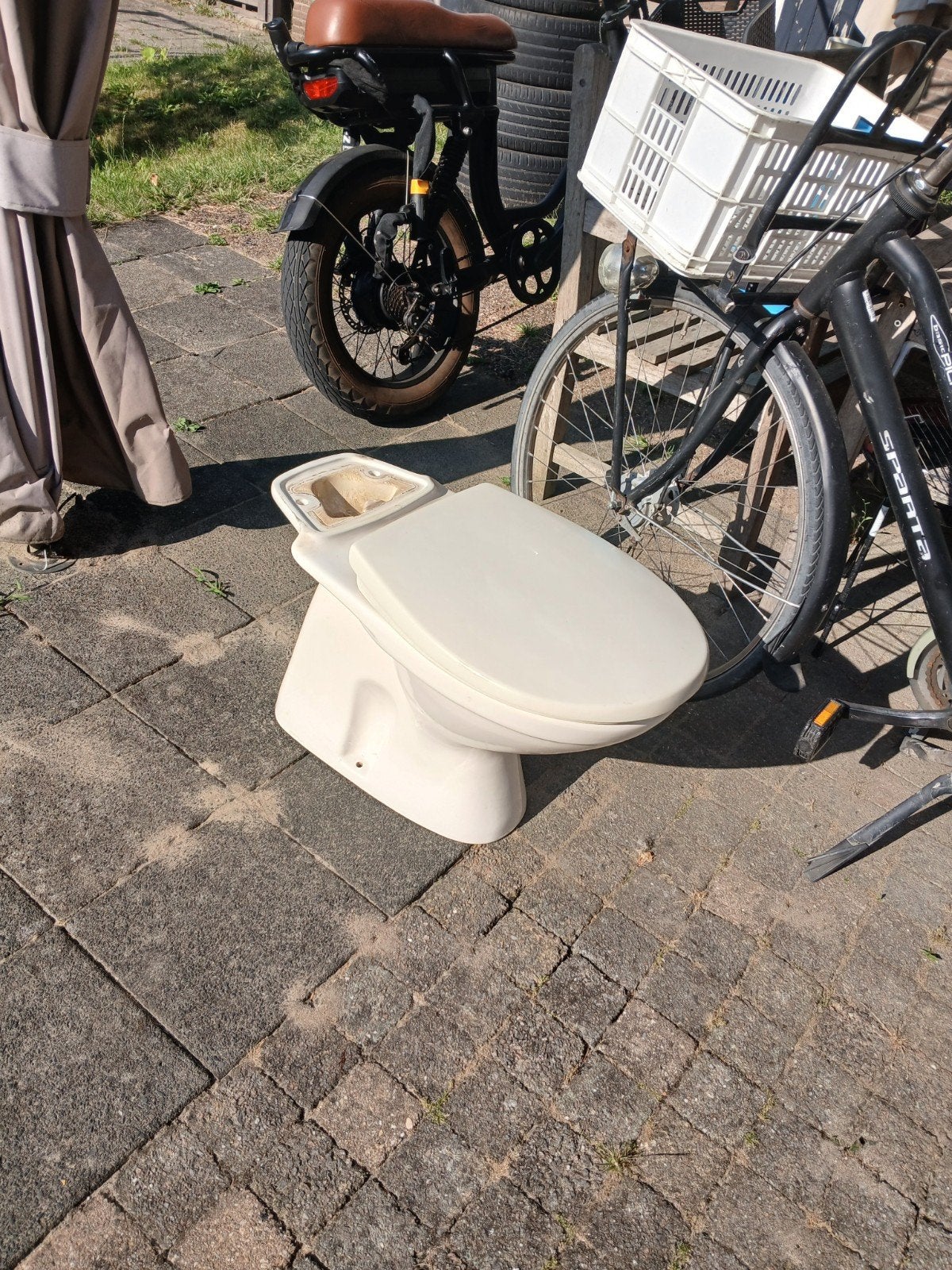 Wc pot sphinx staand, Ophalen, Zo goed als nieuw, Steen, Toilet