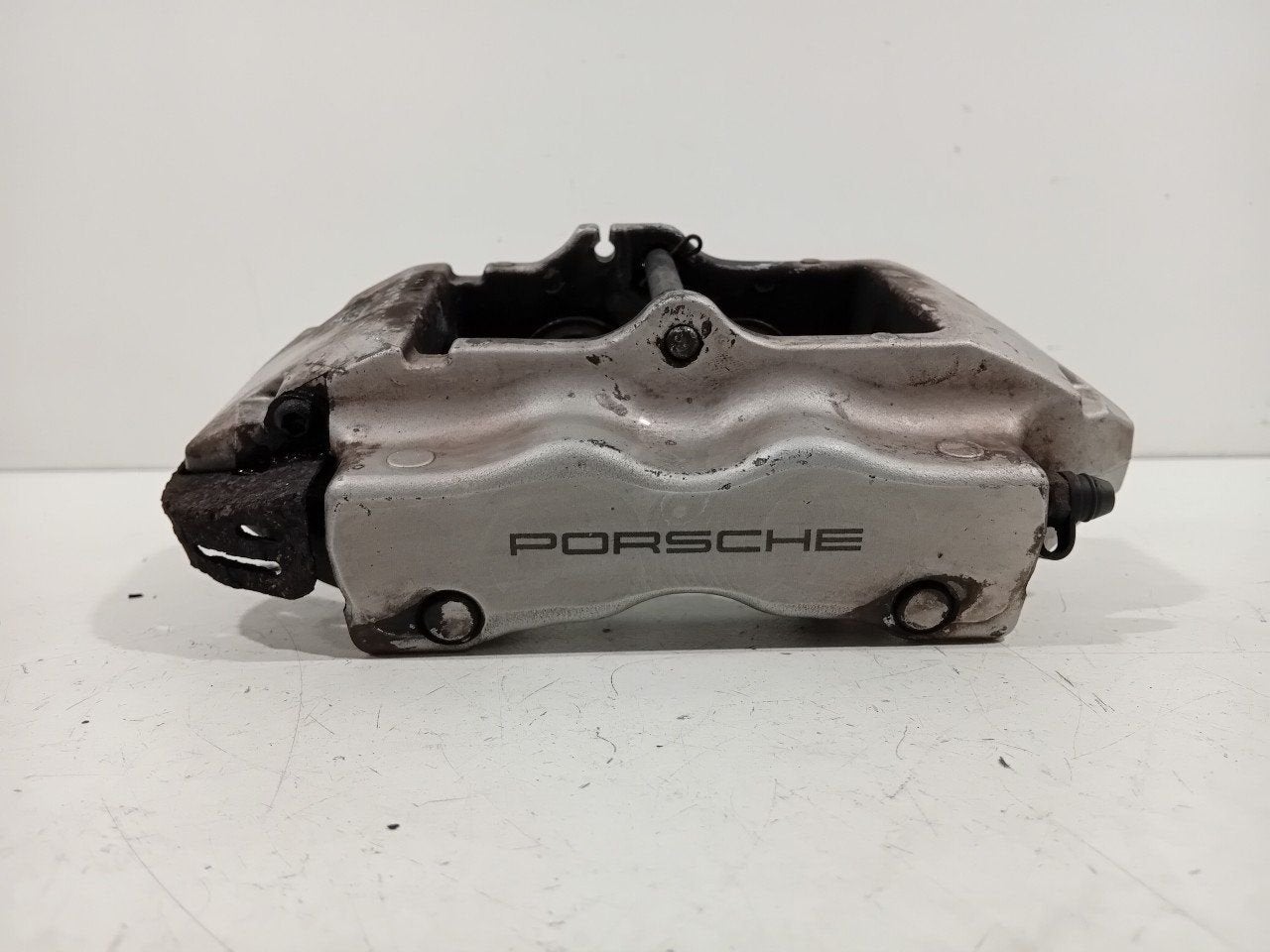 Remklauw links achter Porsche Cayenne, Onderdelen@venauto.nl, Van der Ven Autorecycling B.V., Gebruikt, Ettenseweg 76, 4706 PB Roosendaal, The Netherlands