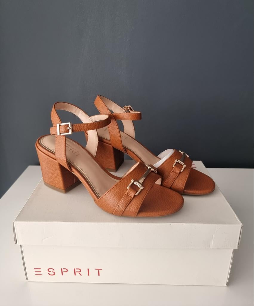 Peeptoe sandalen, maat 36. NIEUW!, Bruin, Nieuw, Esprit, Sandalen of Muiltjes