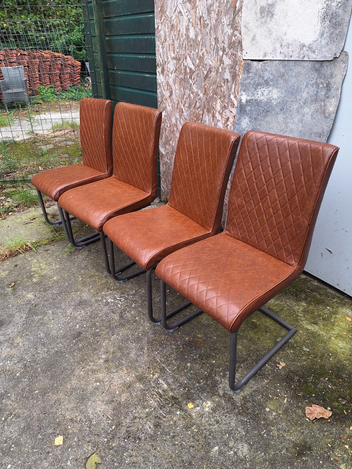 Set van 4 bruine eetkamerstoelen met ruitpatroon, Ophalen, Gebruikt, Vier, Metaal