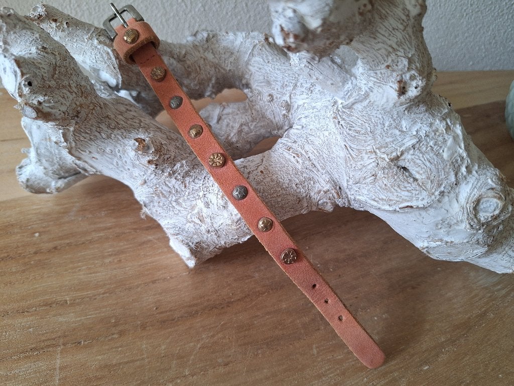 Noosa Petite Nubuck studds armband pink - maat S - Z.G.A.N., Ophalen, Leer, Zo goed als nieuw, Roze