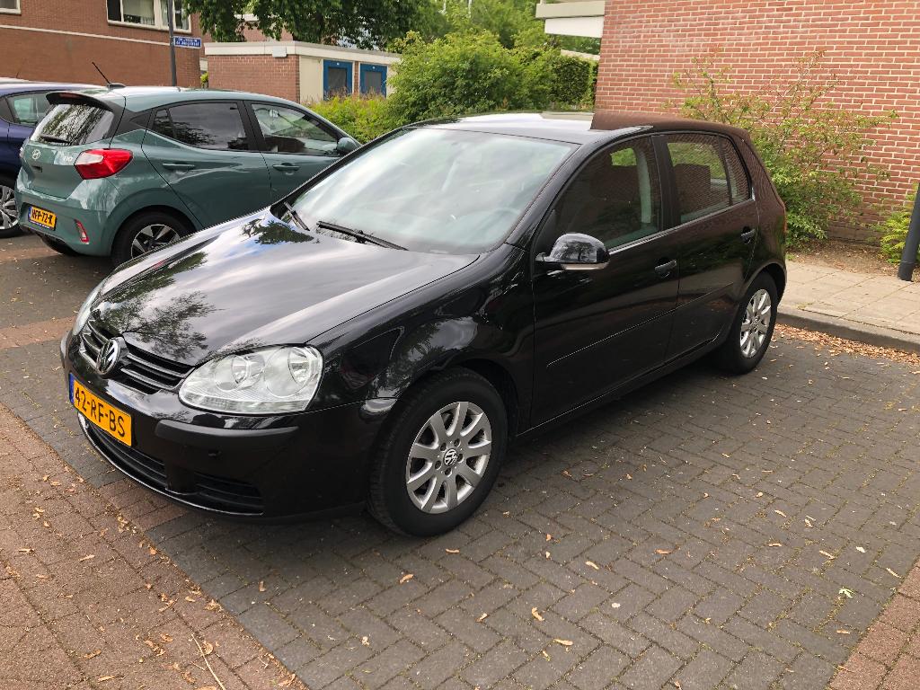 Volkswagen Golf 2.0 16V FSI 110KW 5D AUT 2005 Zwart, Auto's, Stof, 4 cilinders, 1984 cc, Elektrische buitenspiegels