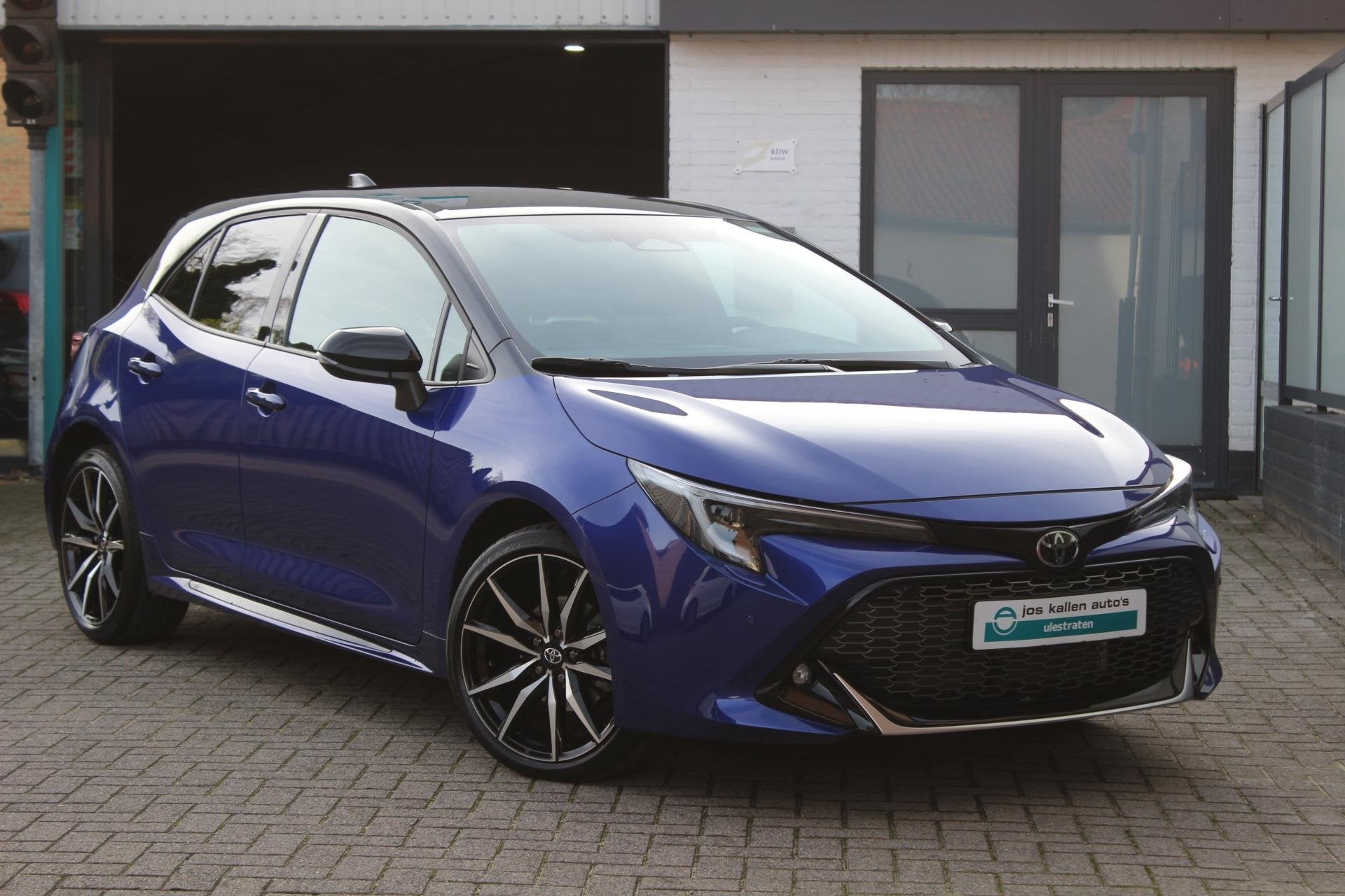 Toyota Corolla Hybrid 140 GR Sport Bi Tone Navigatie, BSM, A, Gebruikt, Euro 6, 4 cilinders, Bedrijf