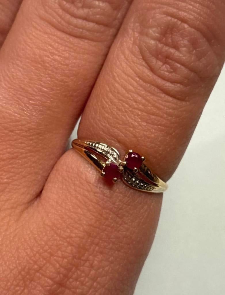 Vintage 18 karaat geelgouden ring met robijn, Gebruikt, Verzenden, Kleiner dan 17, Roze